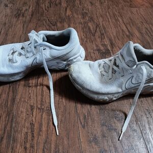 Nike Beige Running Shoes